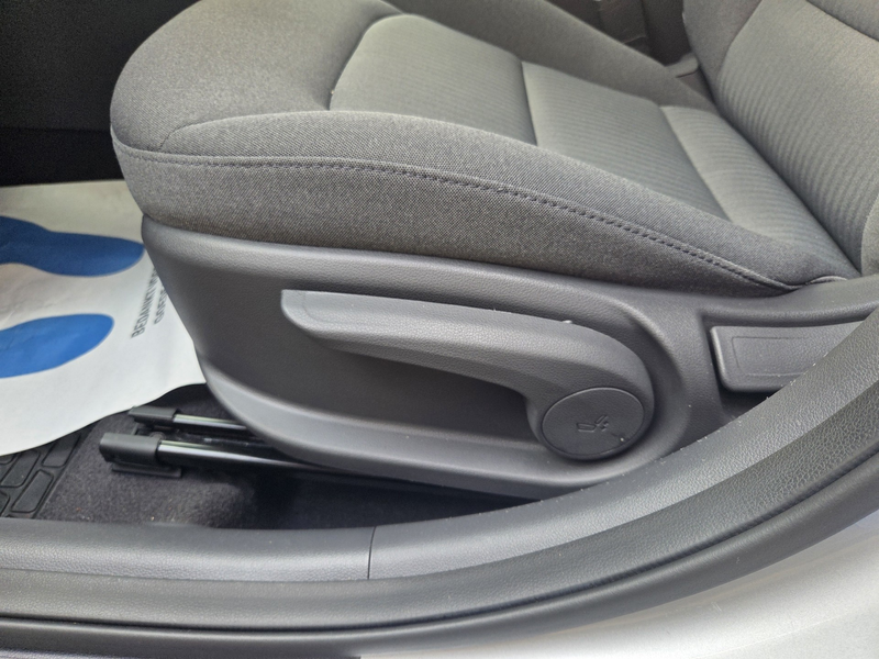 Hyundai IONIQ 1.6 GDi PHEV Premium/ Camera/ Apple Carplay- Andro — photo 14