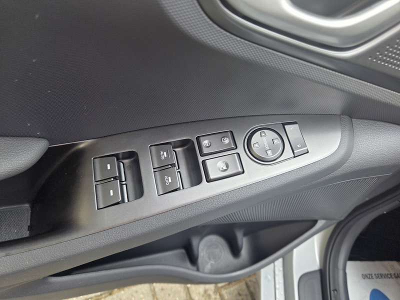 Hyundai IONIQ 1.6 GDi PHEV Premium/ Camera/ Apple Carplay- Andro — photo 15