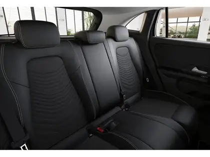 Annonce voiture d'occasion Mercedes-Benz GLA 180 - CARADIZE