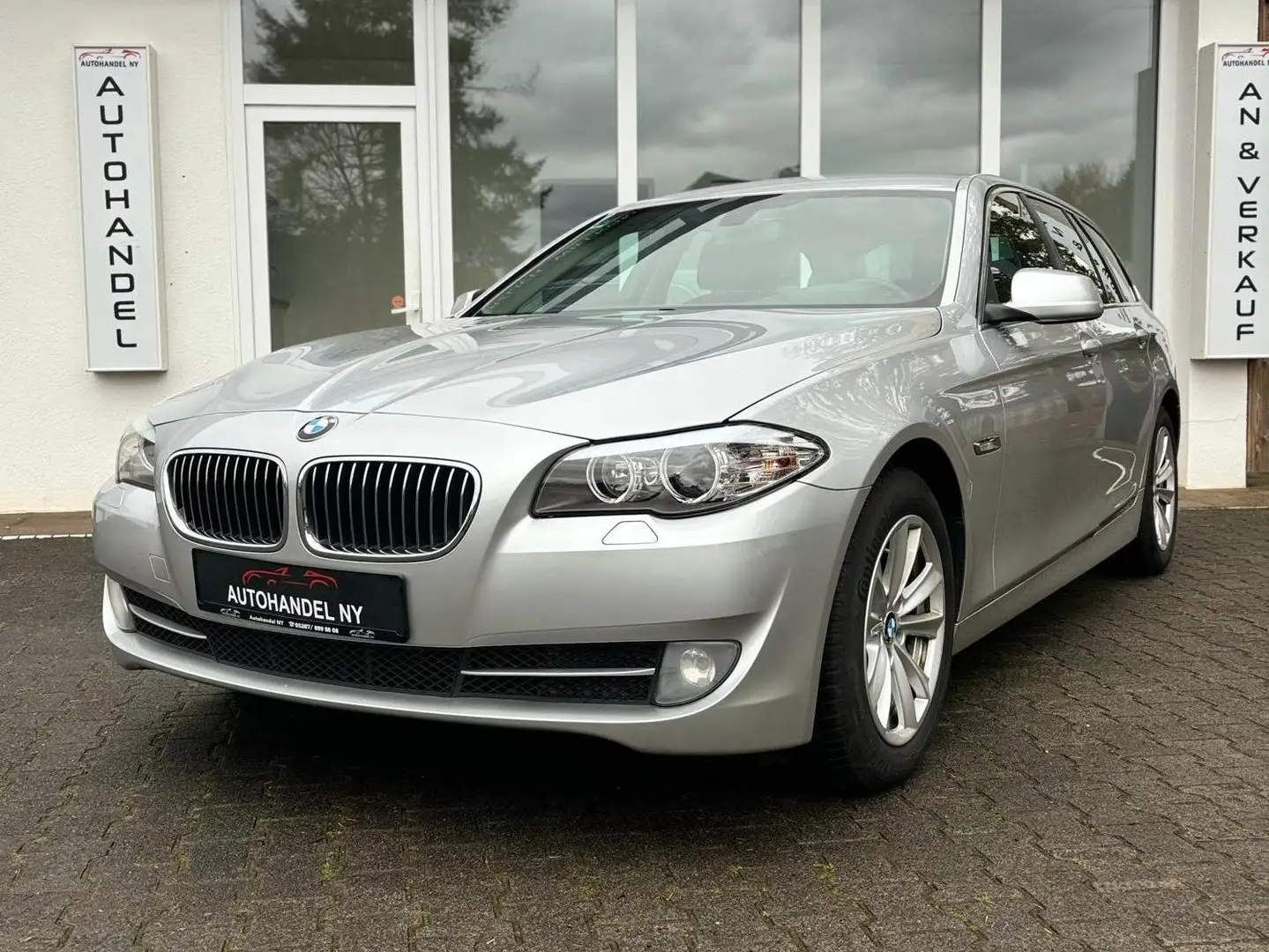 BMW 520 BMW 520 d Touring, Navi, Temp, Xenon, SHZ, PDC Gris - 2