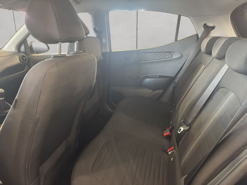 Hyundai i10 1.2 Trend — photo 13