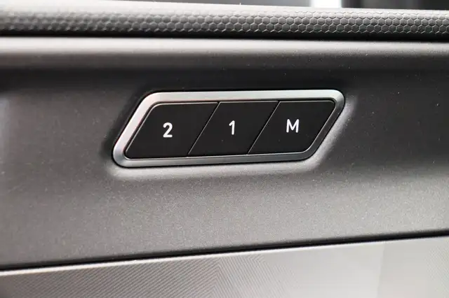 Lynk & Co 01 view 30