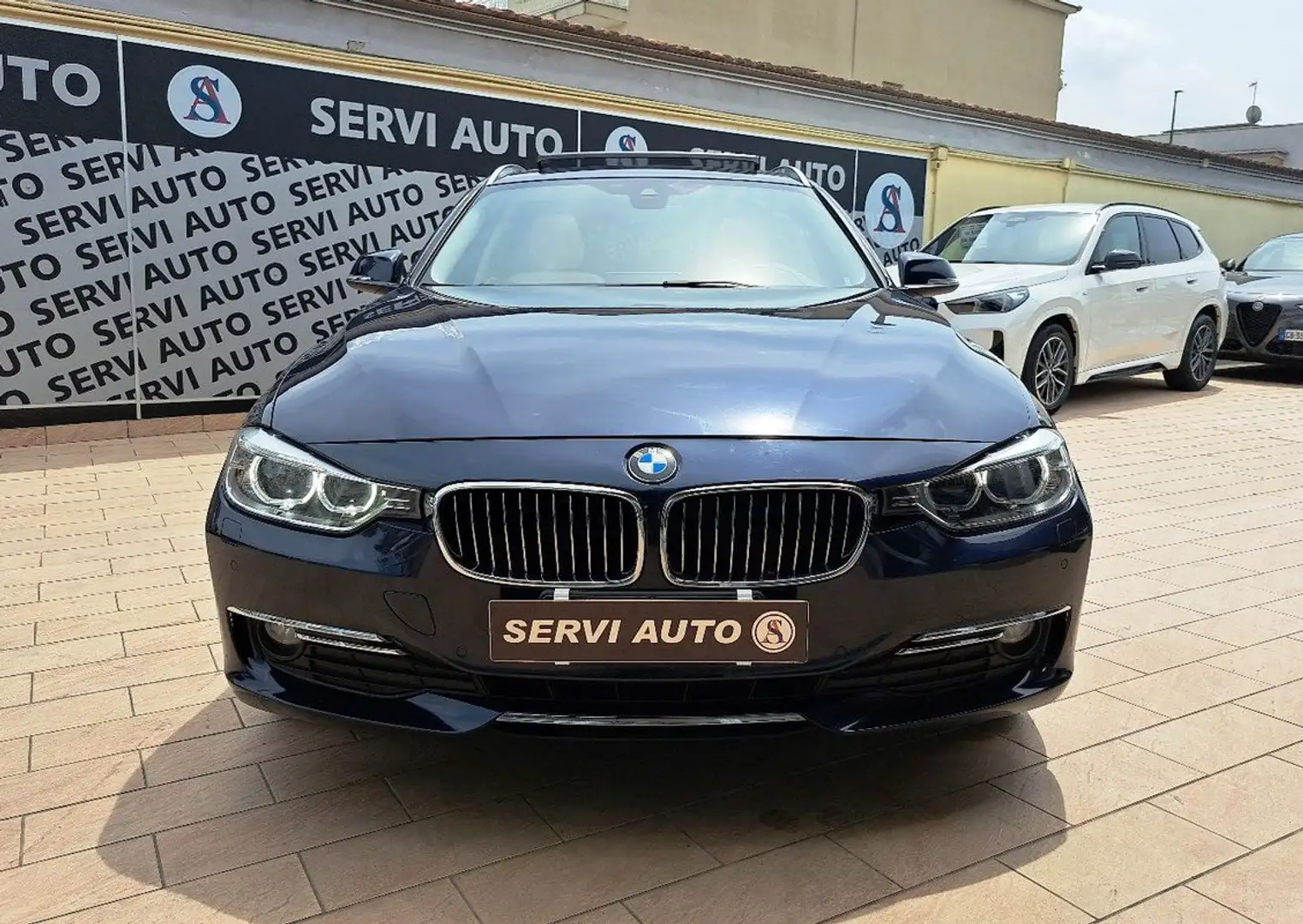 BMW 320 320d xDrive  Luxury Azul - 2