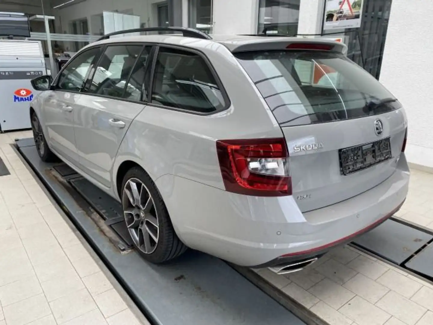 Skoda Octavia Combi RS 2.0 TDI 4x4 AHK DSG Grau - 2