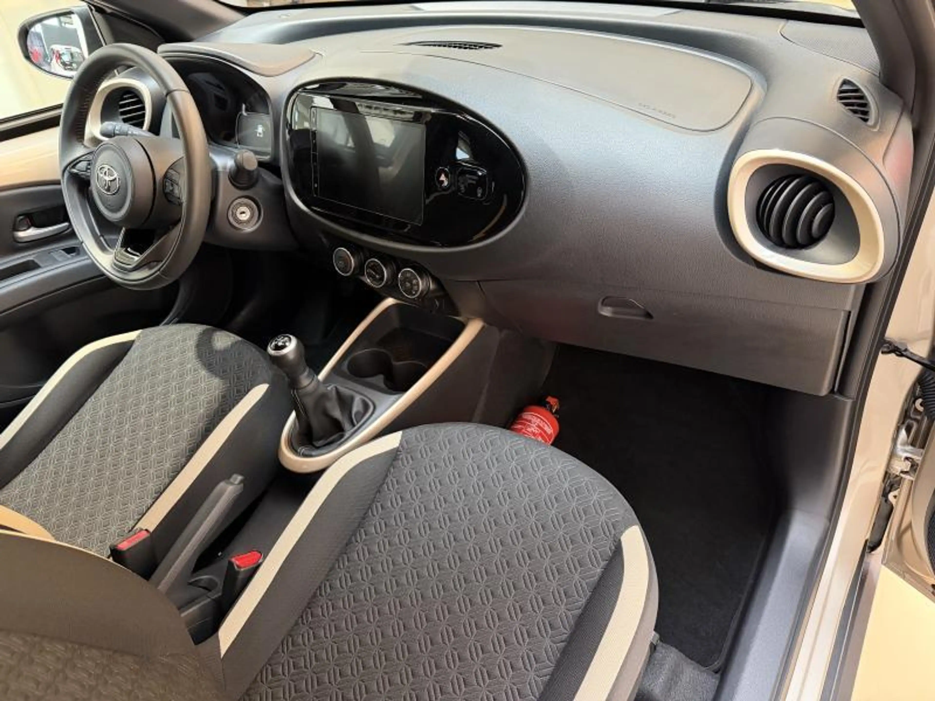 Toyota Aygo X PULSE — photo 13