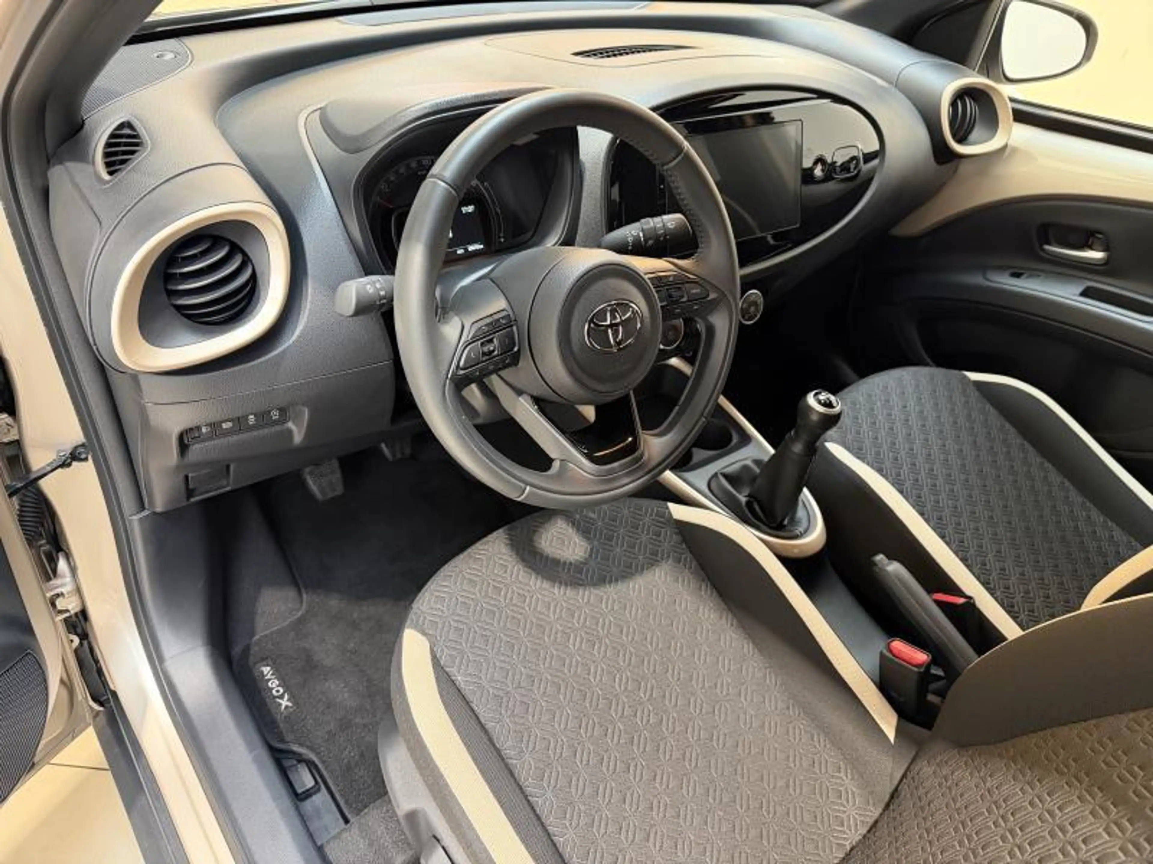 Toyota Aygo X PULSE — photo 11