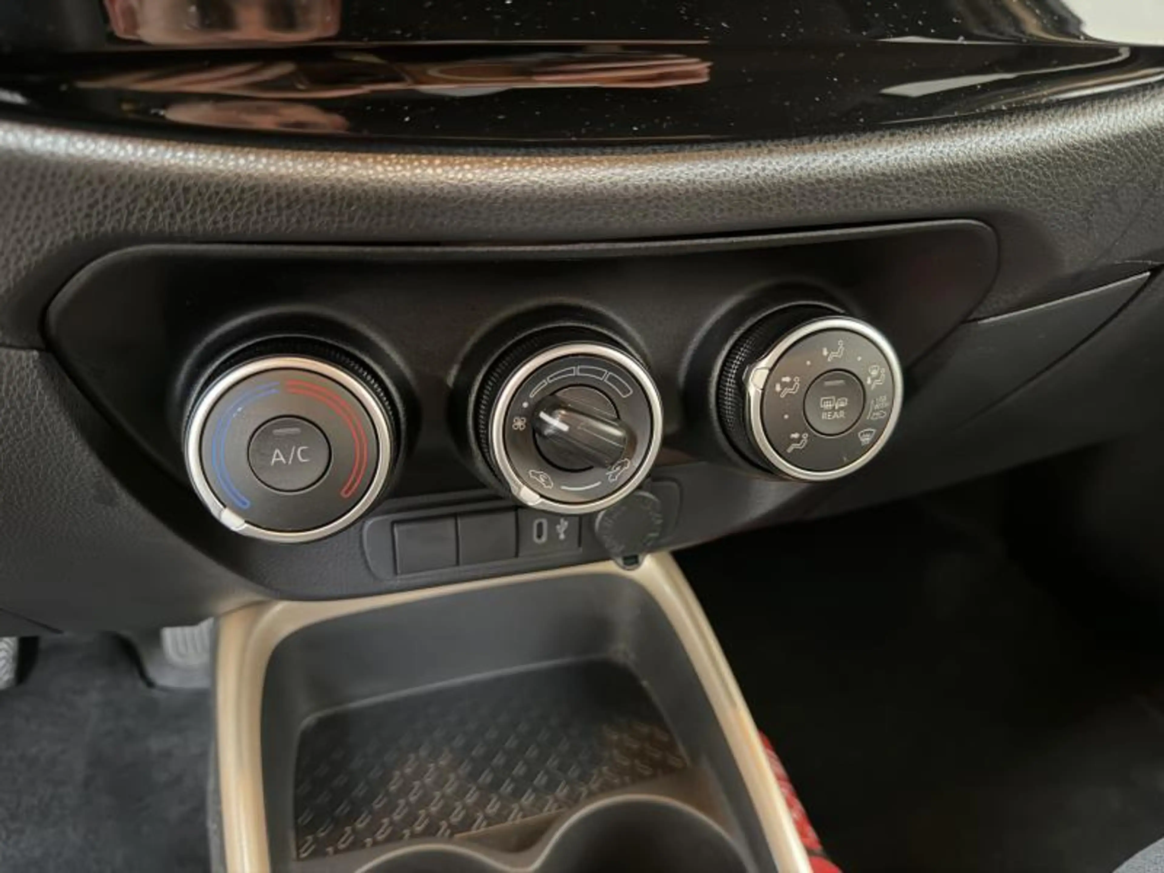 Toyota Aygo X PULSE — photo 9