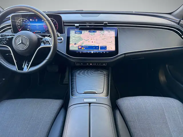 Mercedes-Benz E-Class view 8