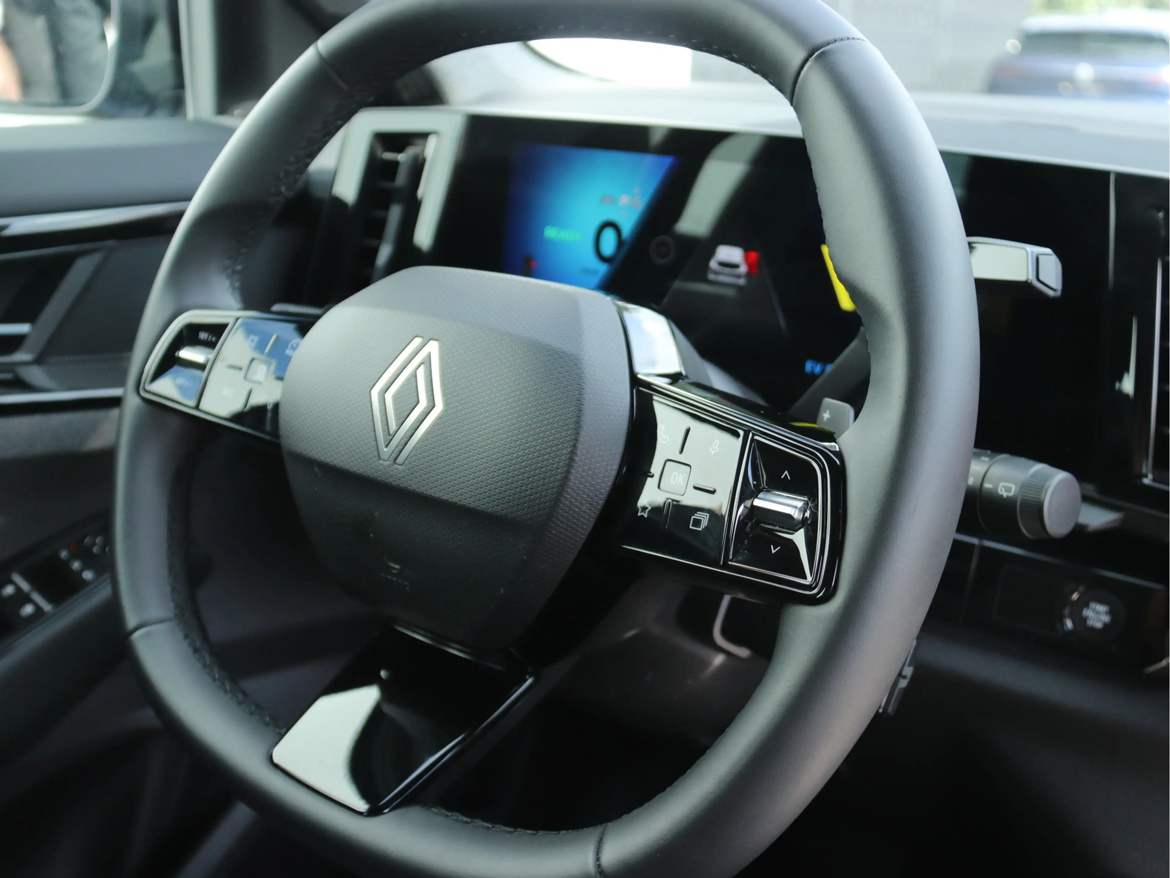 Renault Austral 1.2 E-Tech full hybrid 200 evolution CAMERA / ADAP — photo 9