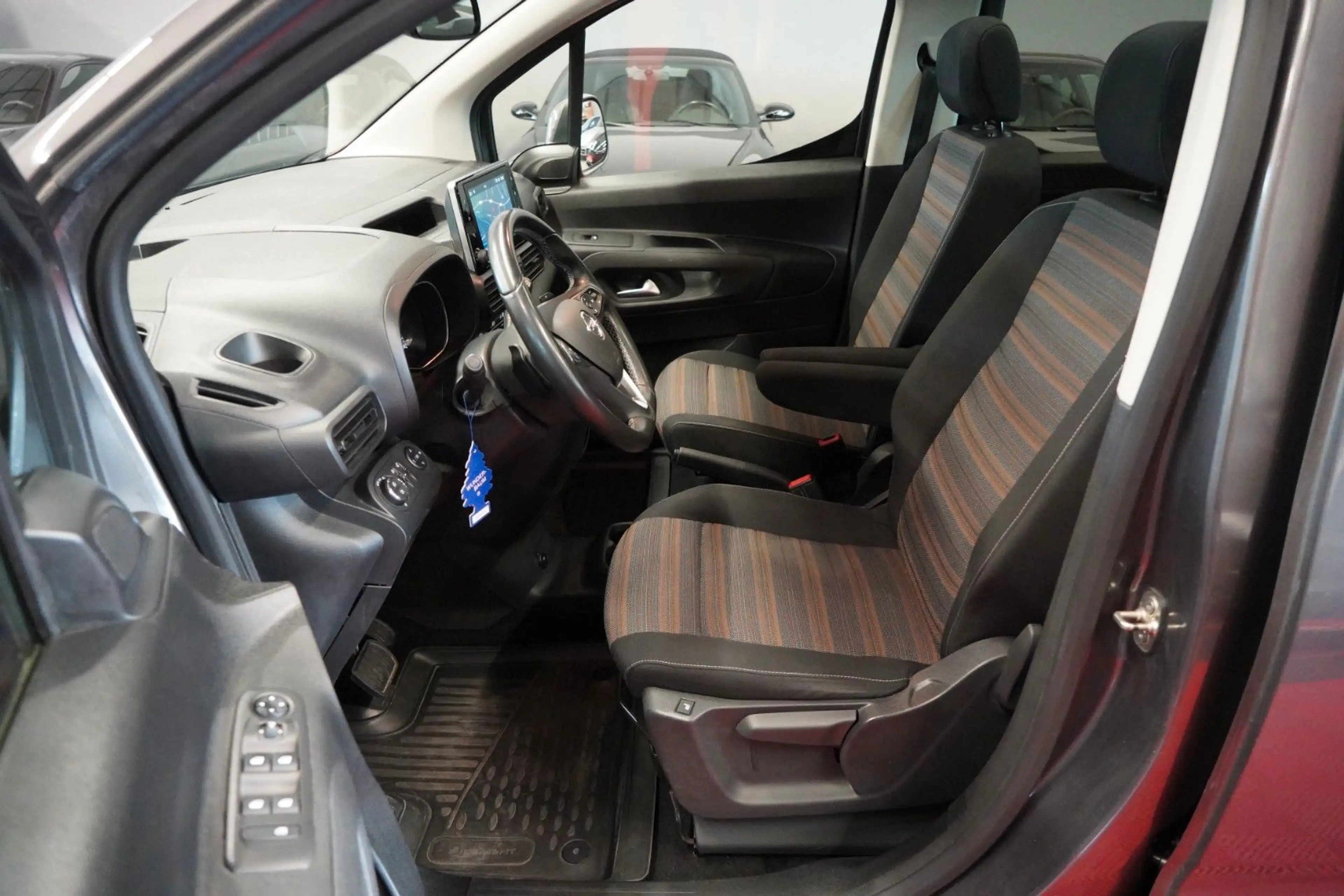 Opel Combo Life 1.5 CDTi Aut. 2.Hand*Keyless-Go*Pano — photo 14