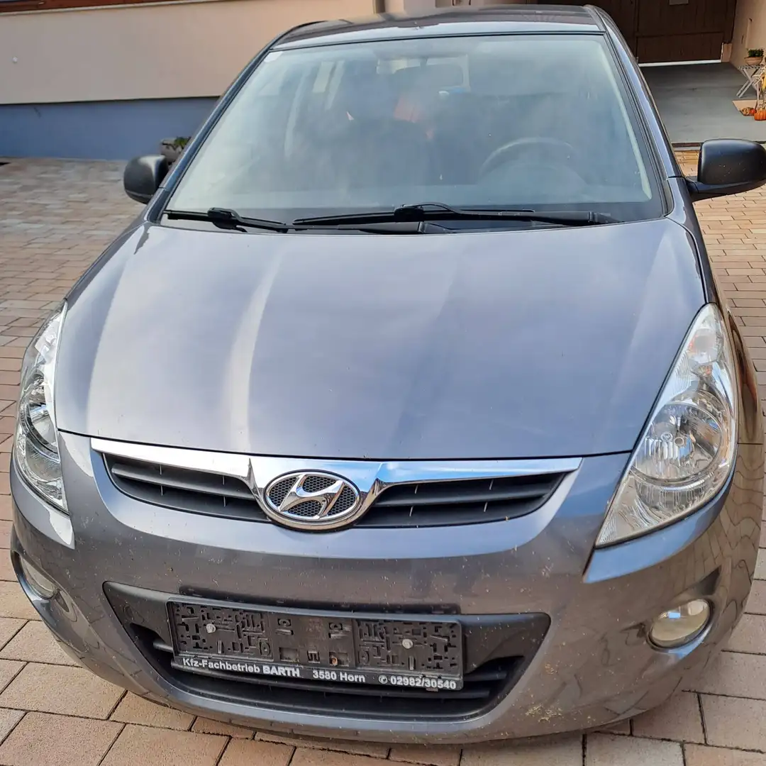 Hyundai i20 i20 1,25 Life Life Grau - 1