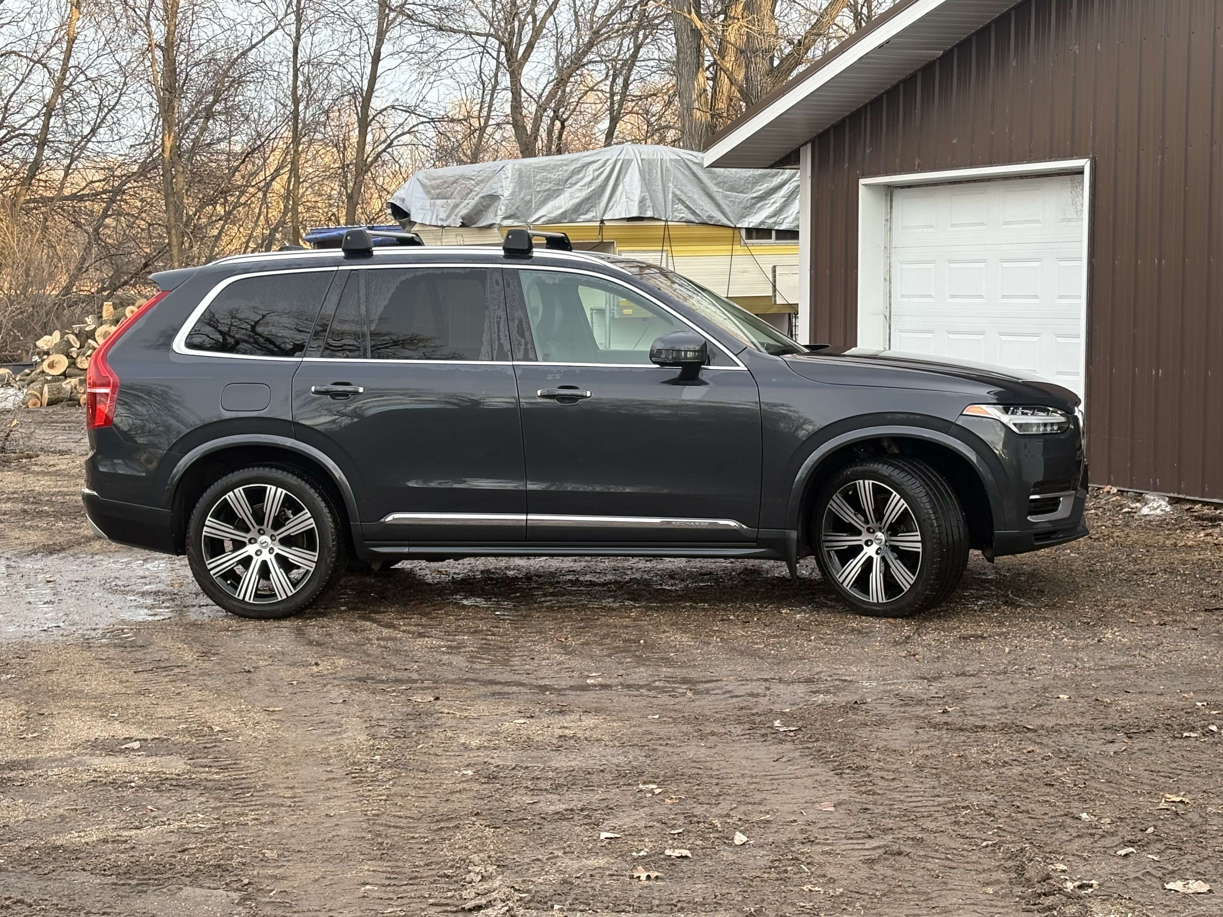 2021 Volvo XC90 Recharge T8 eAWD PHEV Inscription Expression alt 2
