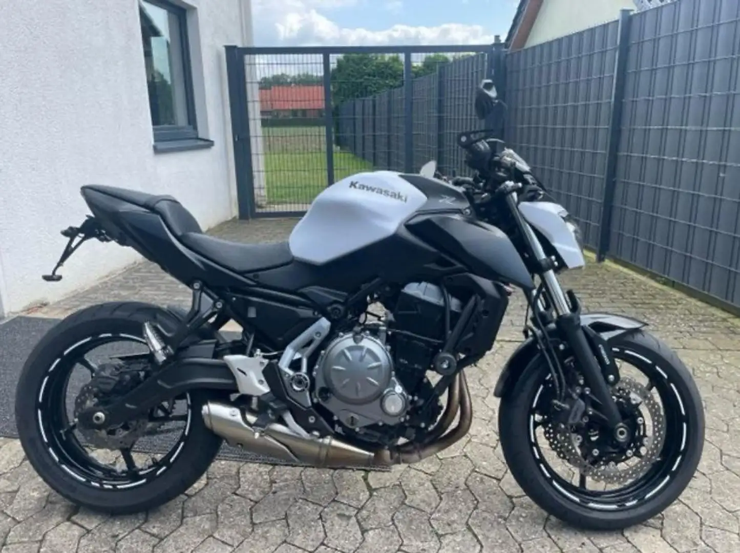 Kawasaki Z 650 Weiß - 2