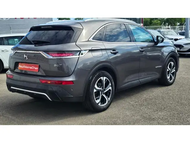 DS Automobiles DS 7 Crossback view 4
