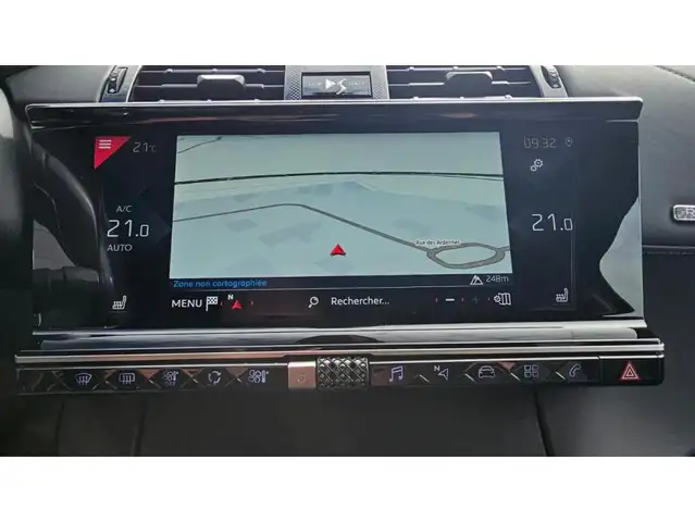 DS Automobiles DS 7 Crossback view 9