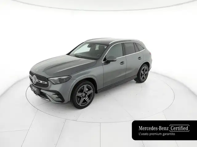 Mercedes-Benz GLC view 2