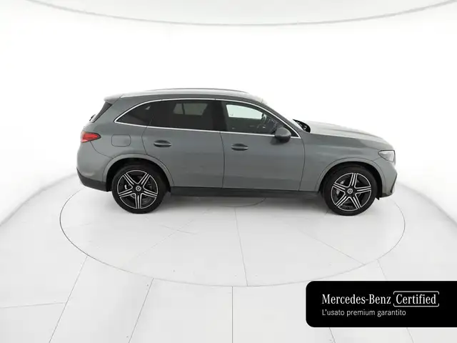 Mercedes-Benz GLC view 5