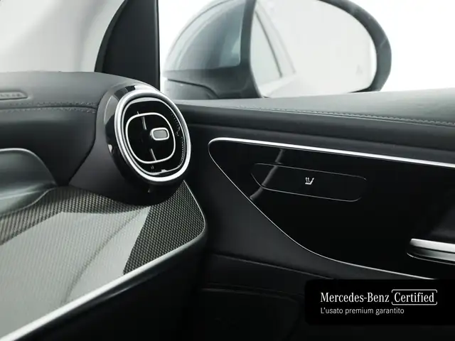 Mercedes-Benz GLC view 14