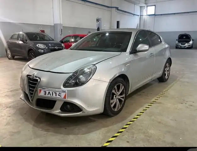 Alfa Romeo Giulietta 1.6 jtdm MOTORE SOSTITUITO NEOPATENTATI
