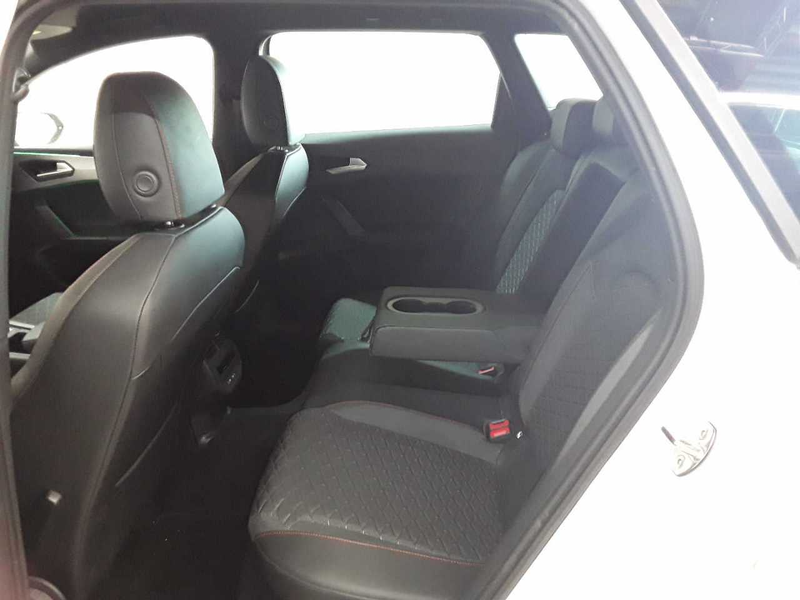 SEAT Leon Sportstourer 2.0 TDI DSG FR LED KAM — photo 13