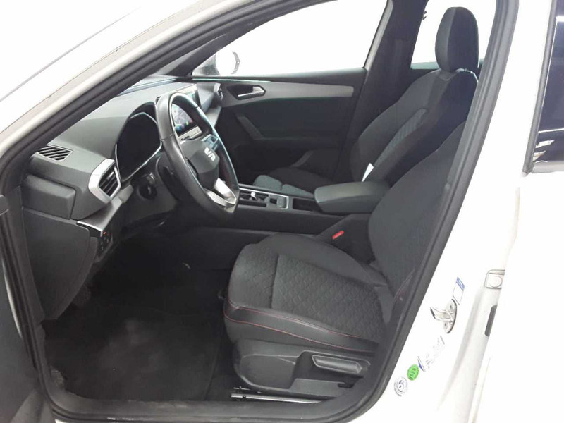 SEAT Leon Sportstourer 2.0 TDI DSG FR LED KAM — photo 7