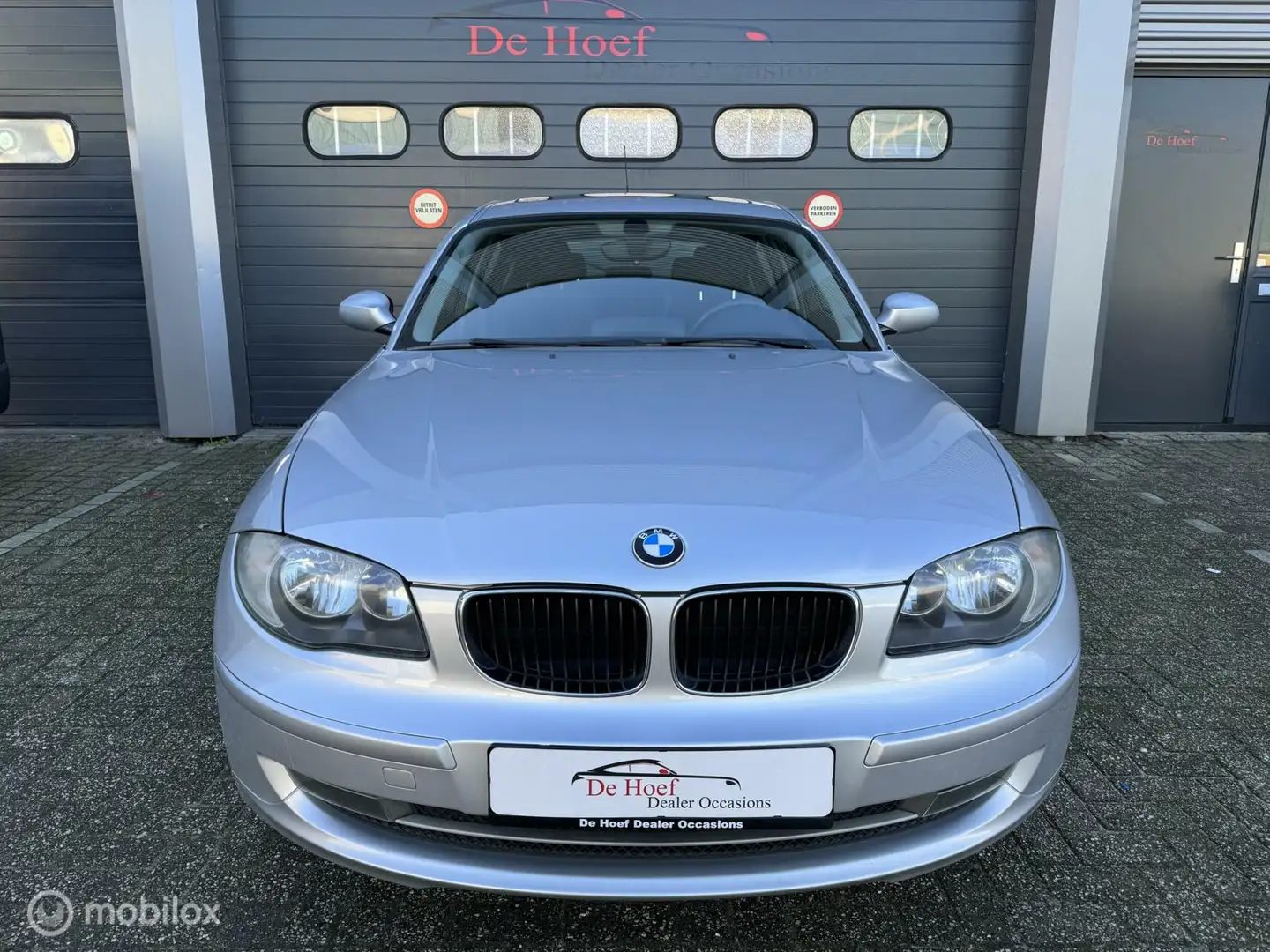BMW 118 118i High Executive ✓Schuifdak ✓Navi ✓APK Zilver - 2