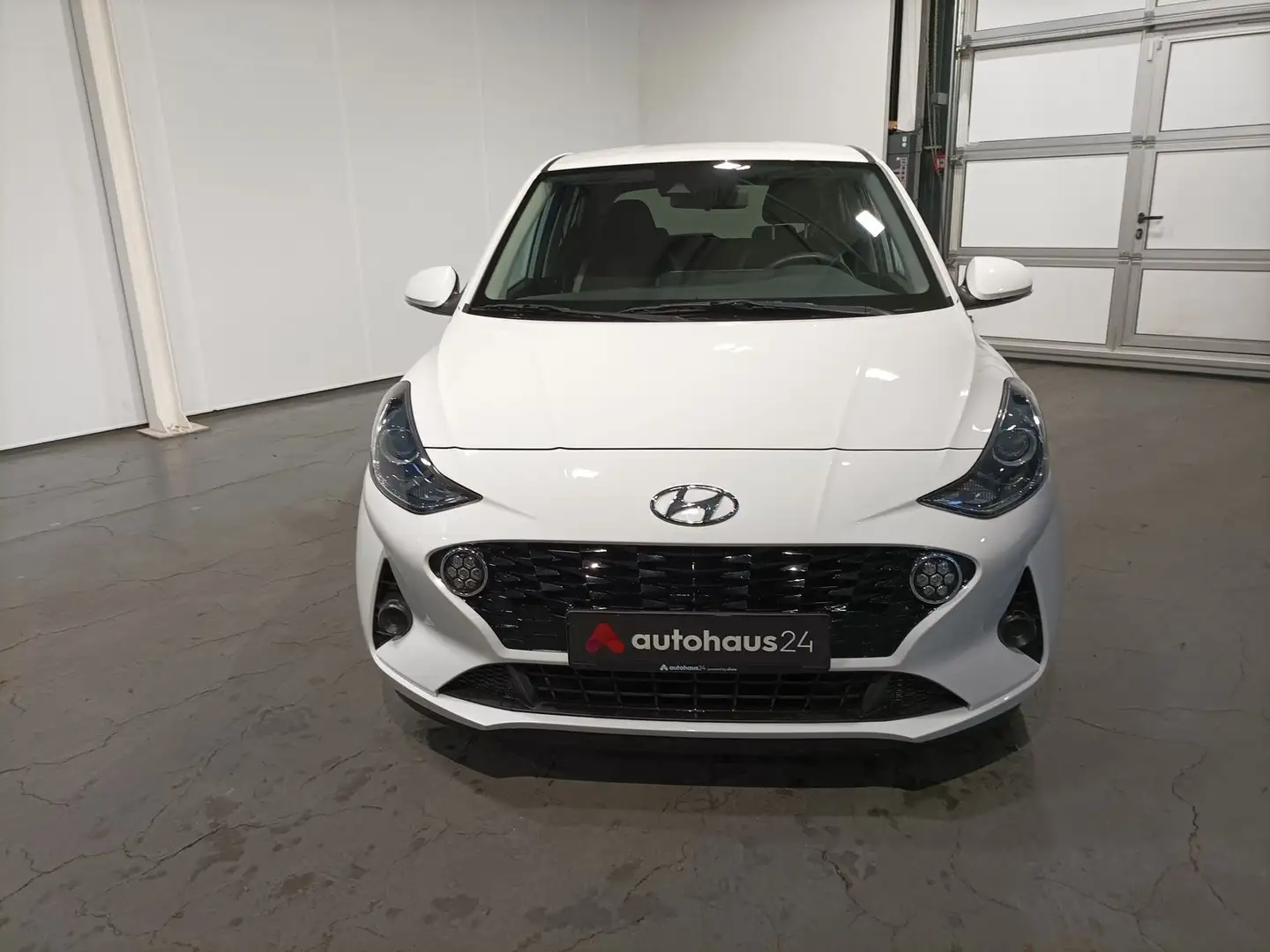 Hyundai i10 1.0 Edition 30 Navi|Sitzhz|ParkPilot|App Weiß - 2