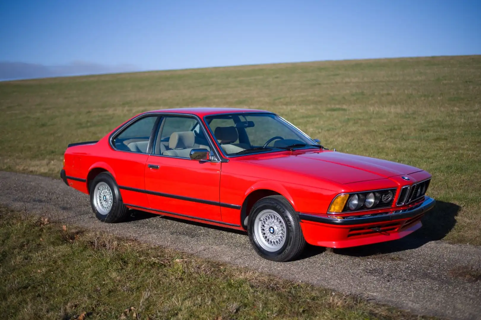 BMW 635 CSI*DE-Fahrzeug*1.Hand*5-Gang*ungeschweißt* Червоний - 2