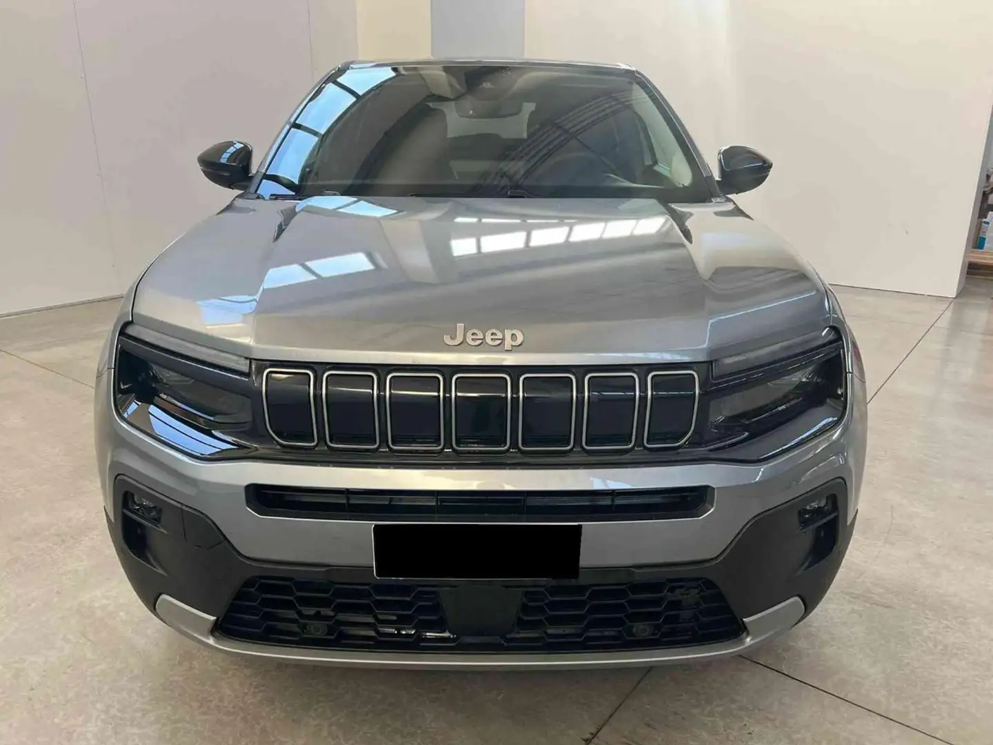 Jeep Avenger 1.2 Turbo 110 CV MHEV Summit Grau - 2