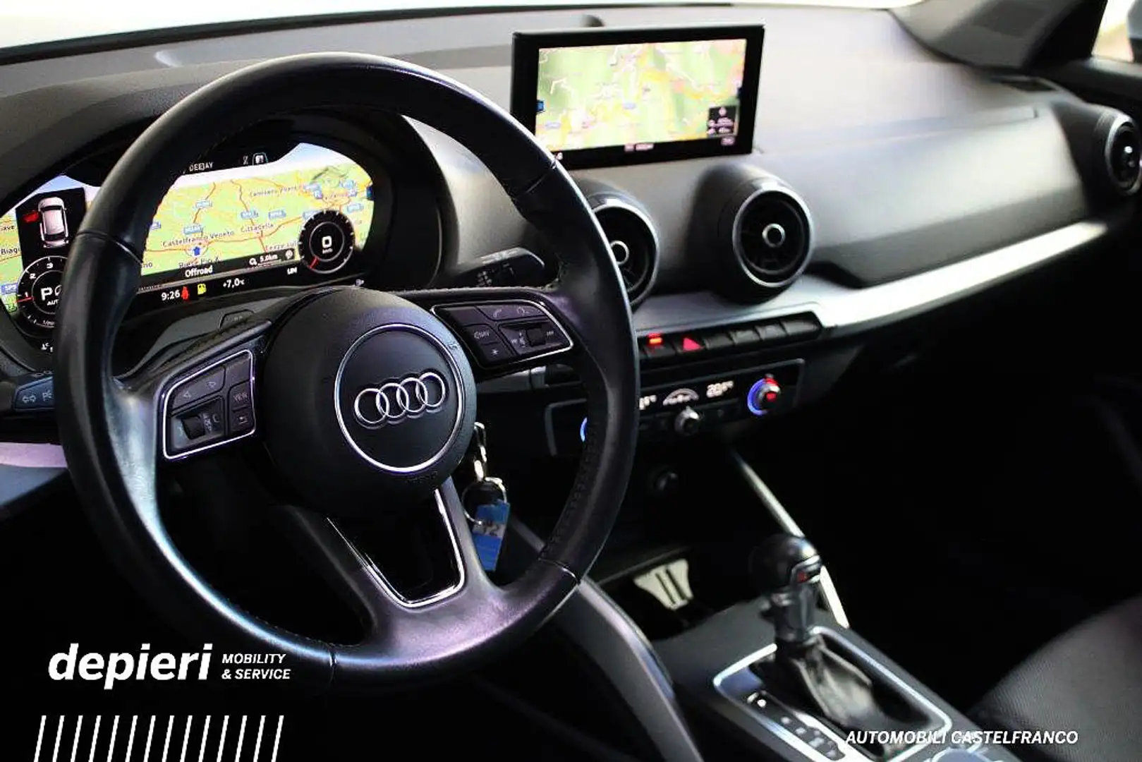 Audi Q2 2.0 TDI quattro S tronic Sport Silber - 2