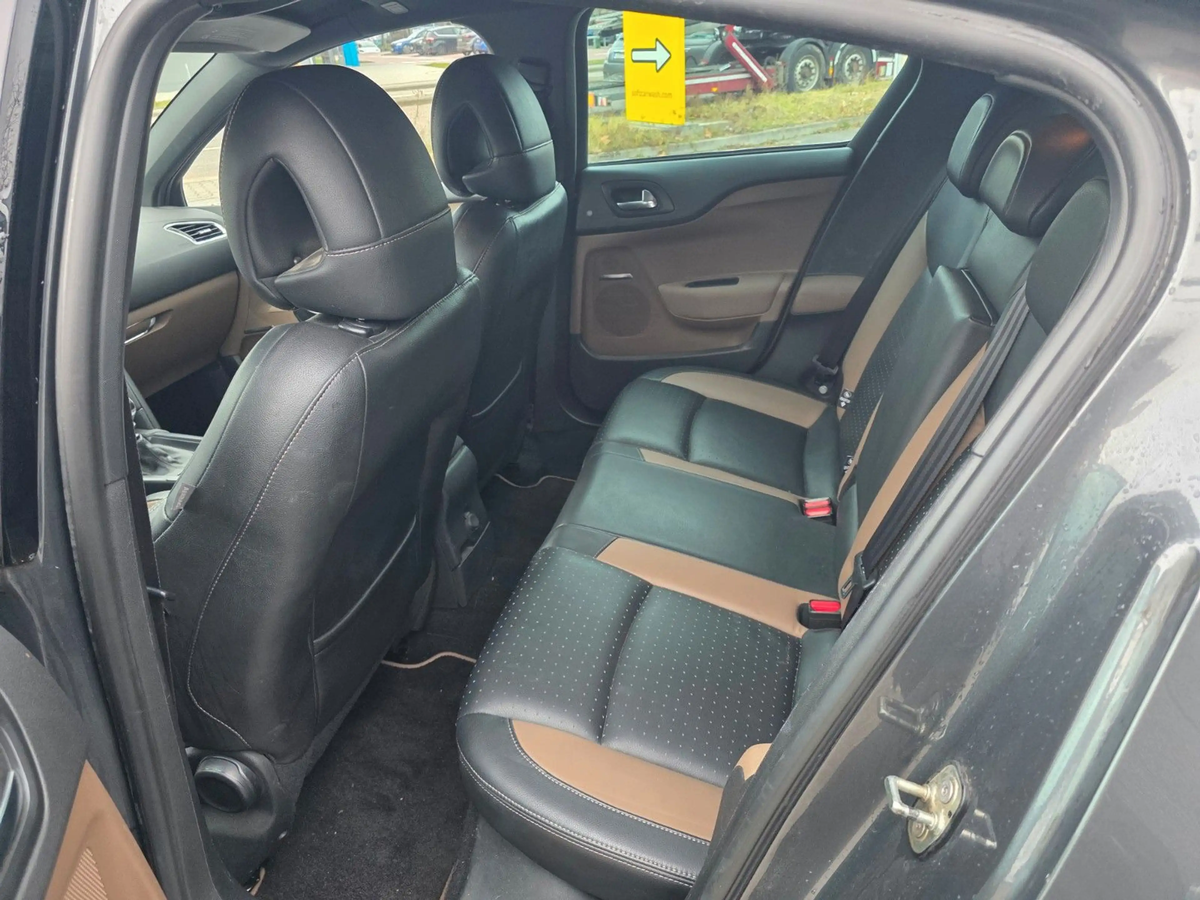 Citroen DS4 HDi 165 SoChic/Tüv-Neu/Navi/Leder — photo 8