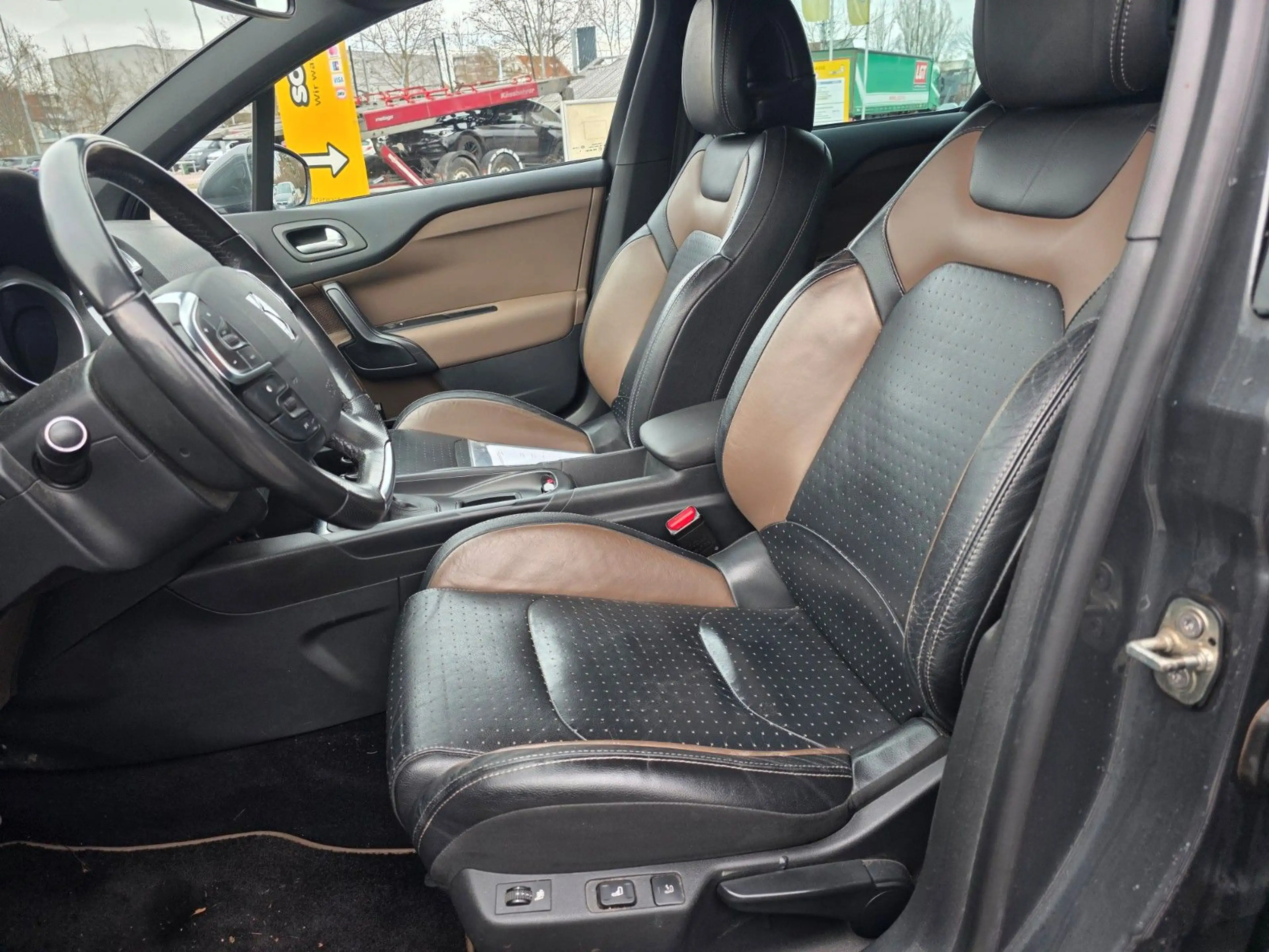 Citroen DS4 HDi 165 SoChic/Tüv-Neu/Navi/Leder — photo 10