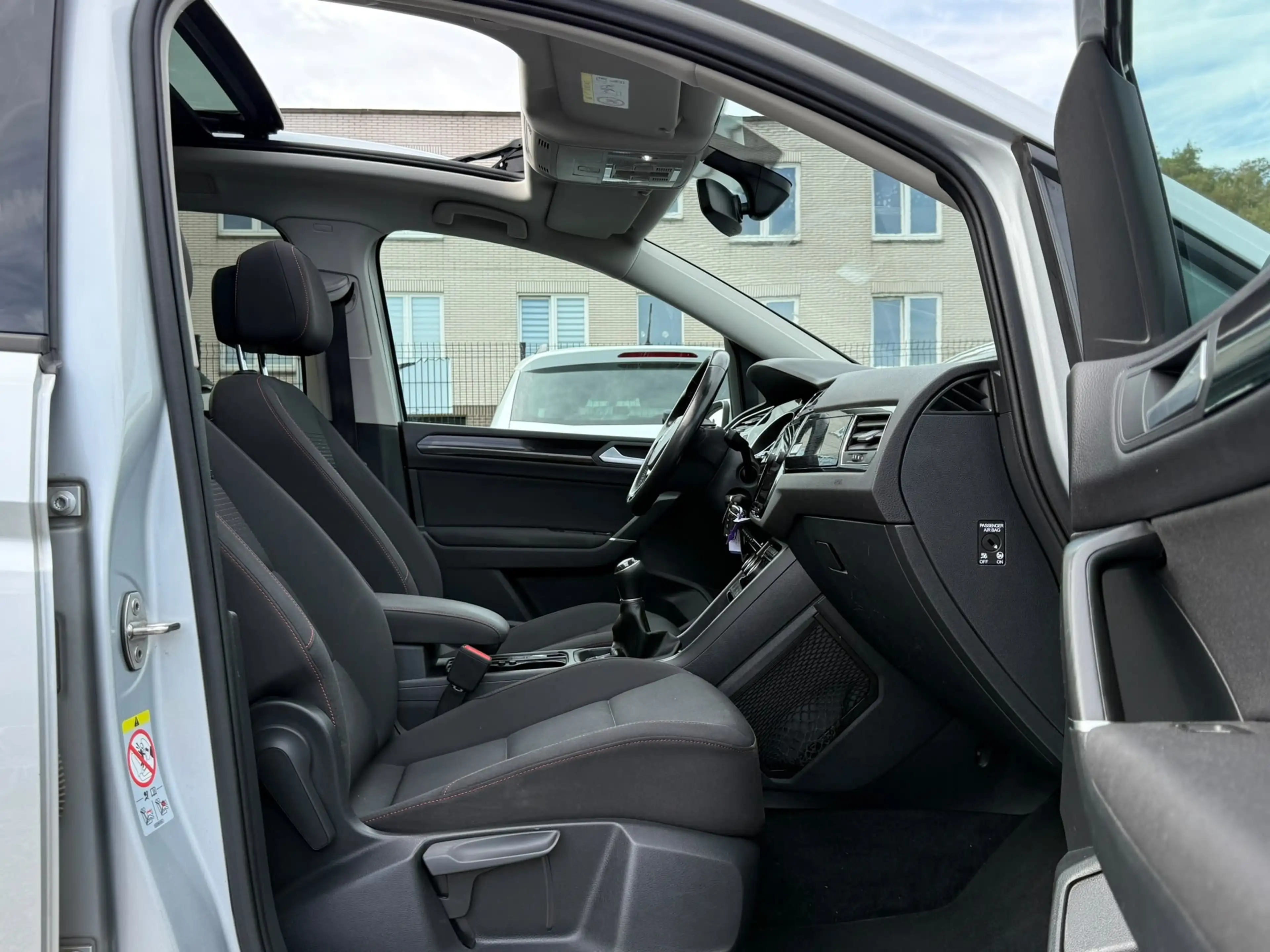 Volkswagen Touran 1.2TSI //R LINE//… — photo 13