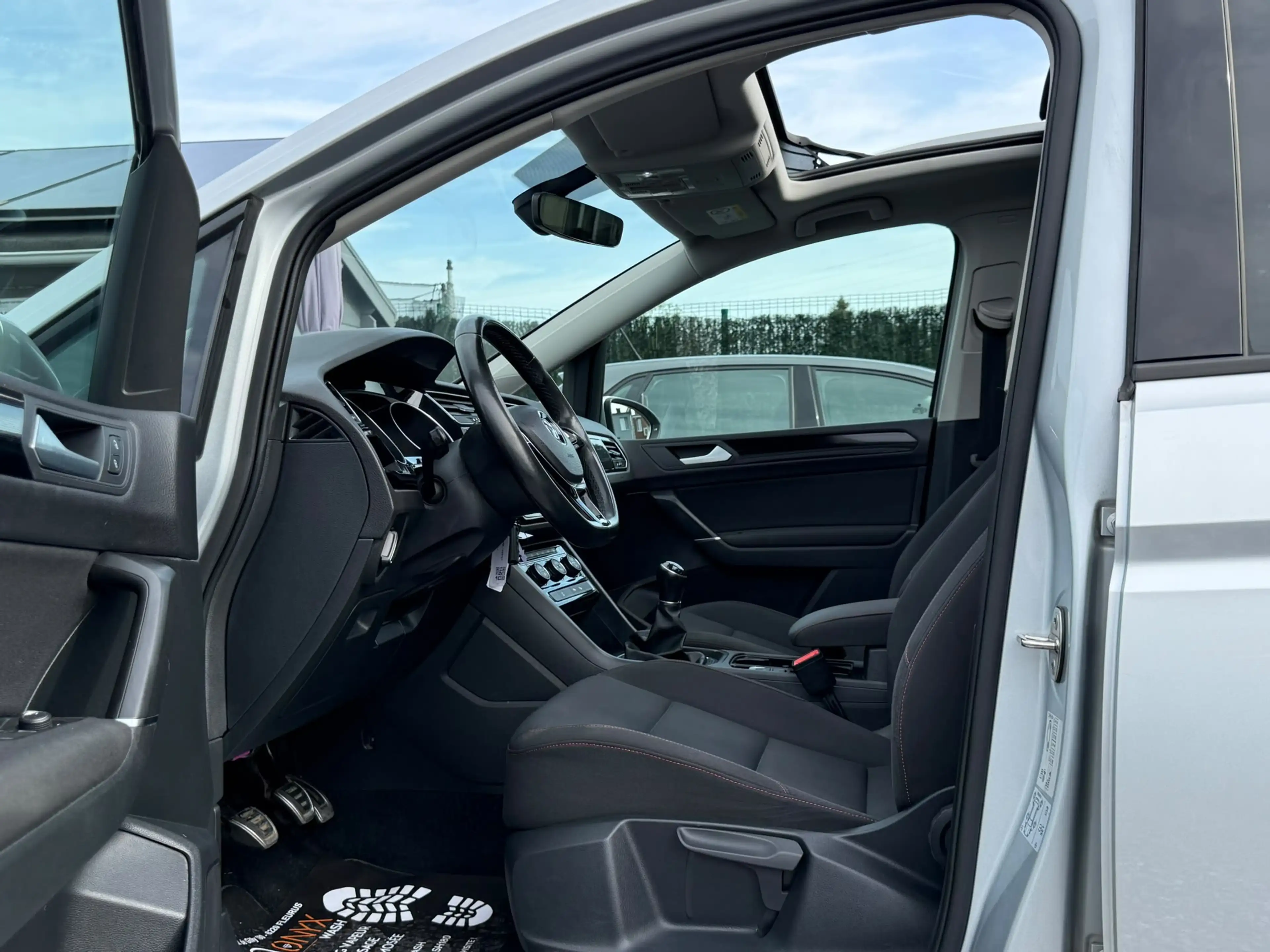 Volkswagen Touran 1.2TSI //R LINE//… — photo 10