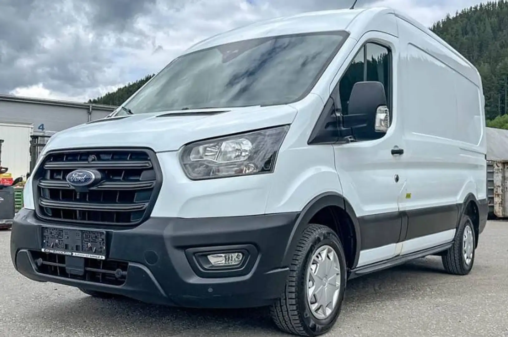 Ford Transit 2,0 EcoBlue L2H2 290 Trend Weiß - 1