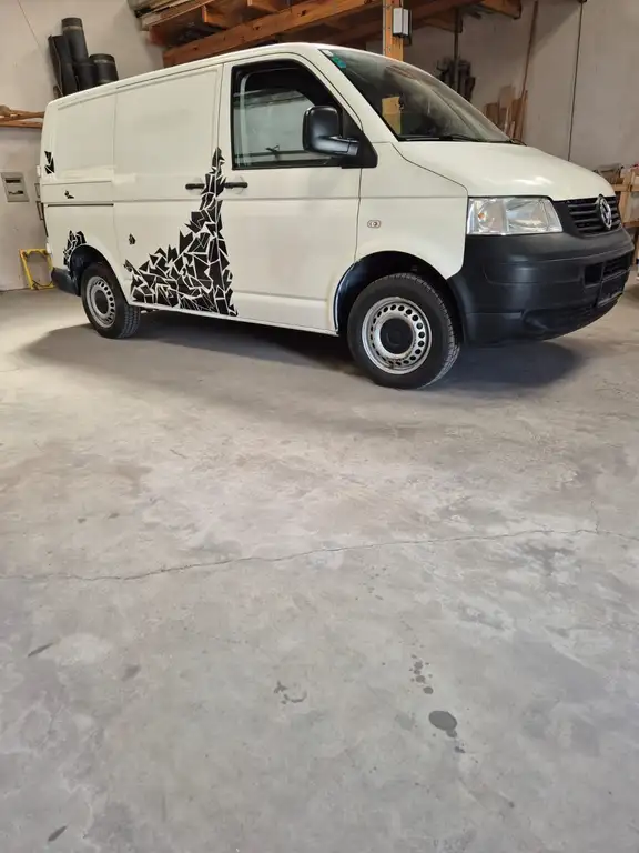 Volkswagen T5 Transporter 2010 из Европы — купить под ключ