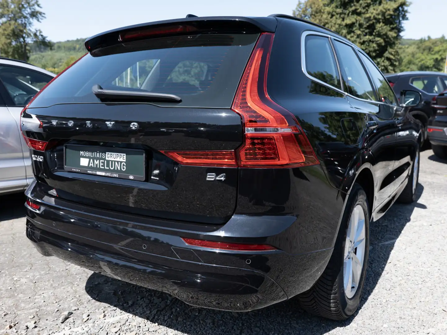 Volvo XC60 B4 B Core aus Erstbesitz SHZ FACEL. LED Schwarz - 2