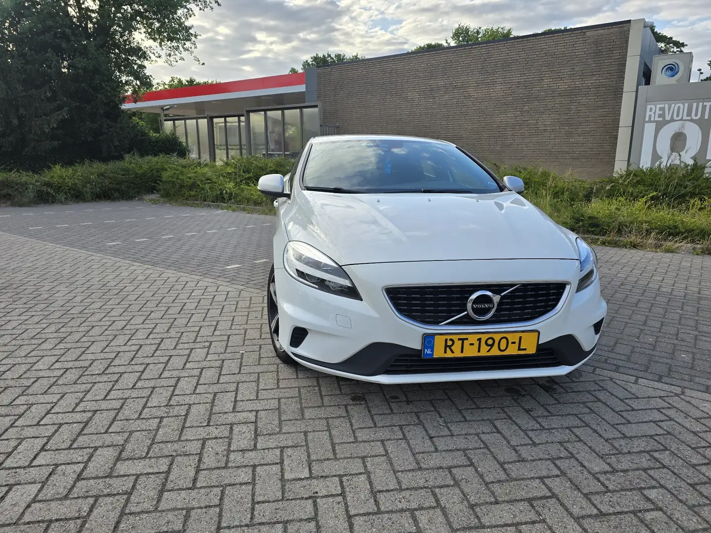 Volvo V40 2.0 T4 R-Design Weiß - 2
