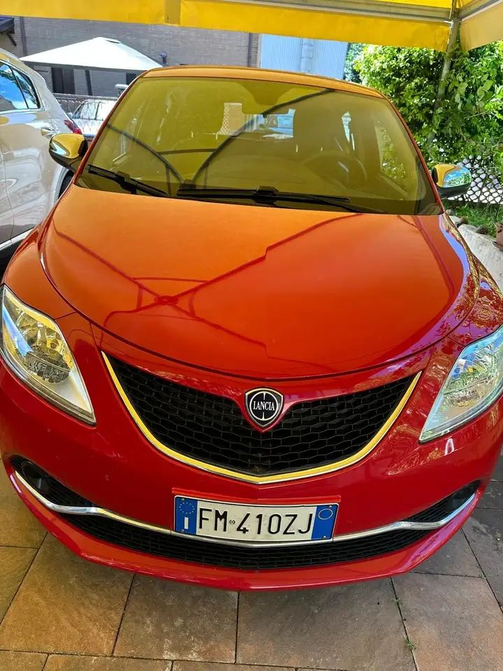 Lancia Ypsilon 1.2 Silver 69cv — photo 1 of 7