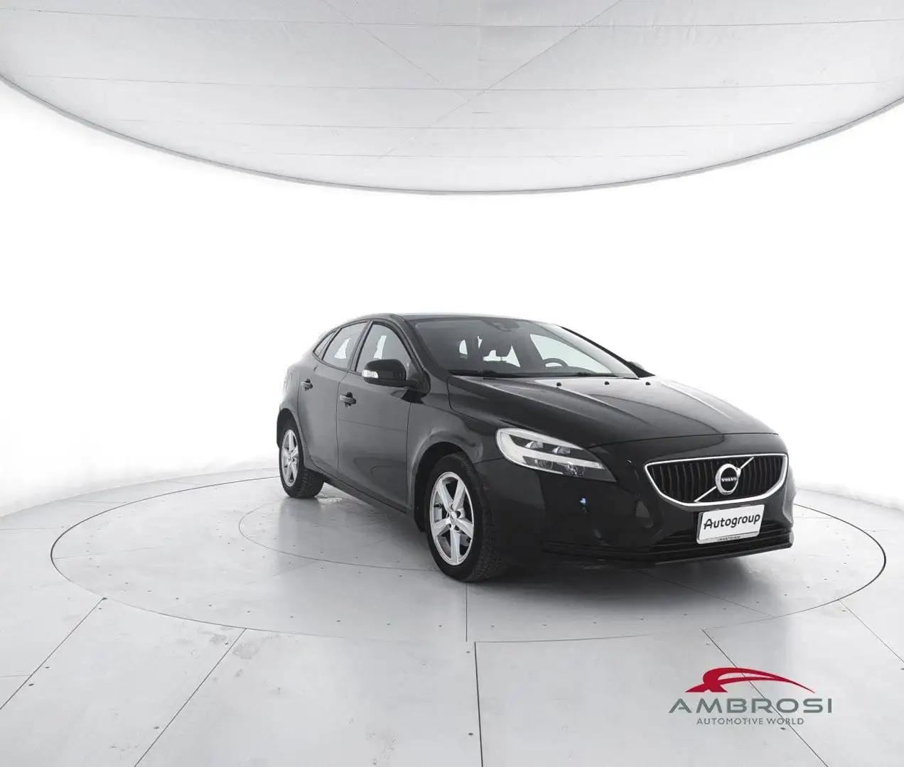 Volvo V40 D2 Momentum Nero - 2