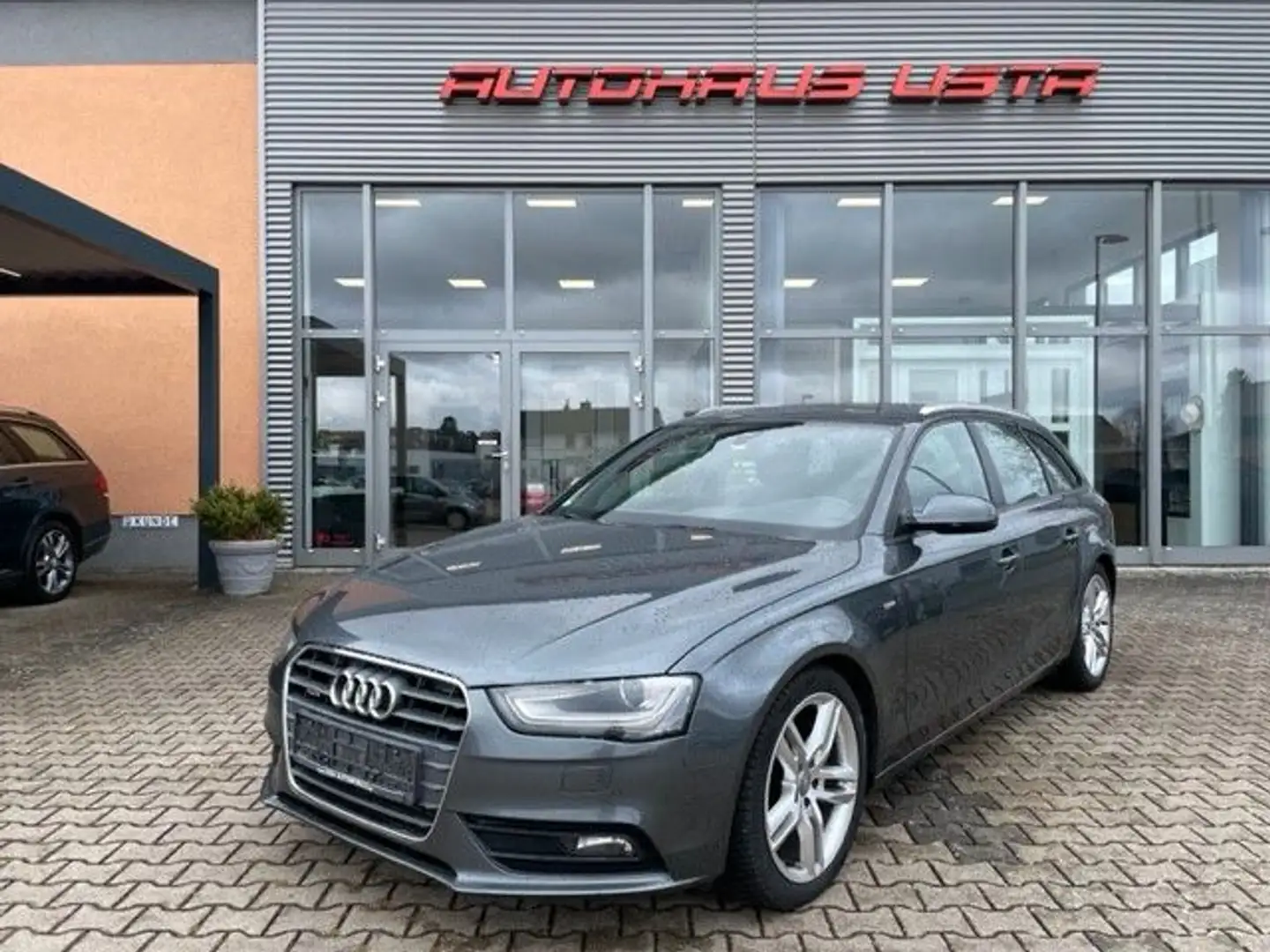 Audi A4 Avant S line Sportpaket / plus quattro Grau - 1