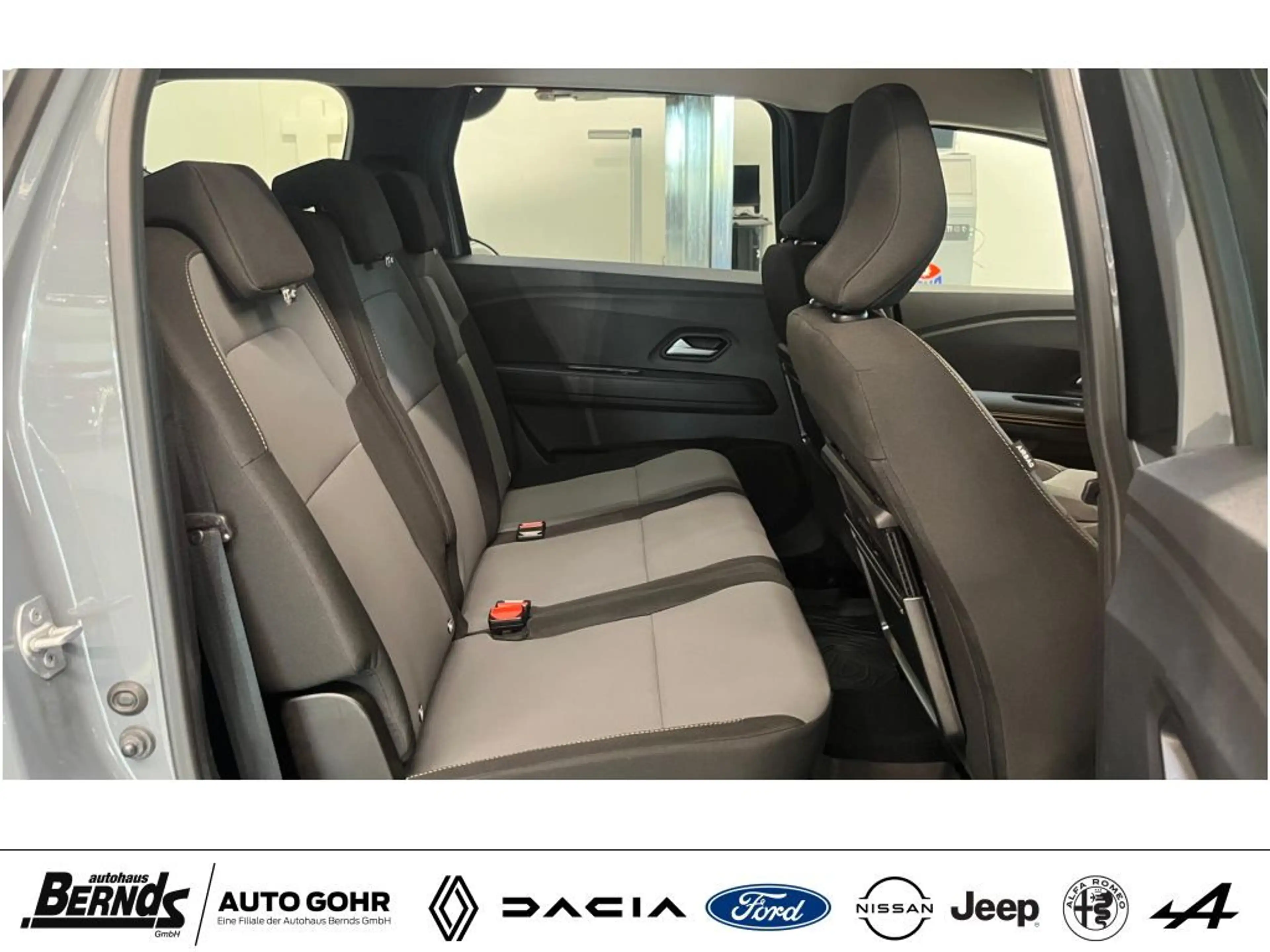 Dacia Jogger TCe 110 Extreme 7-SITZER NAVI PDC KLIMAAUTOMATIK — photo 4