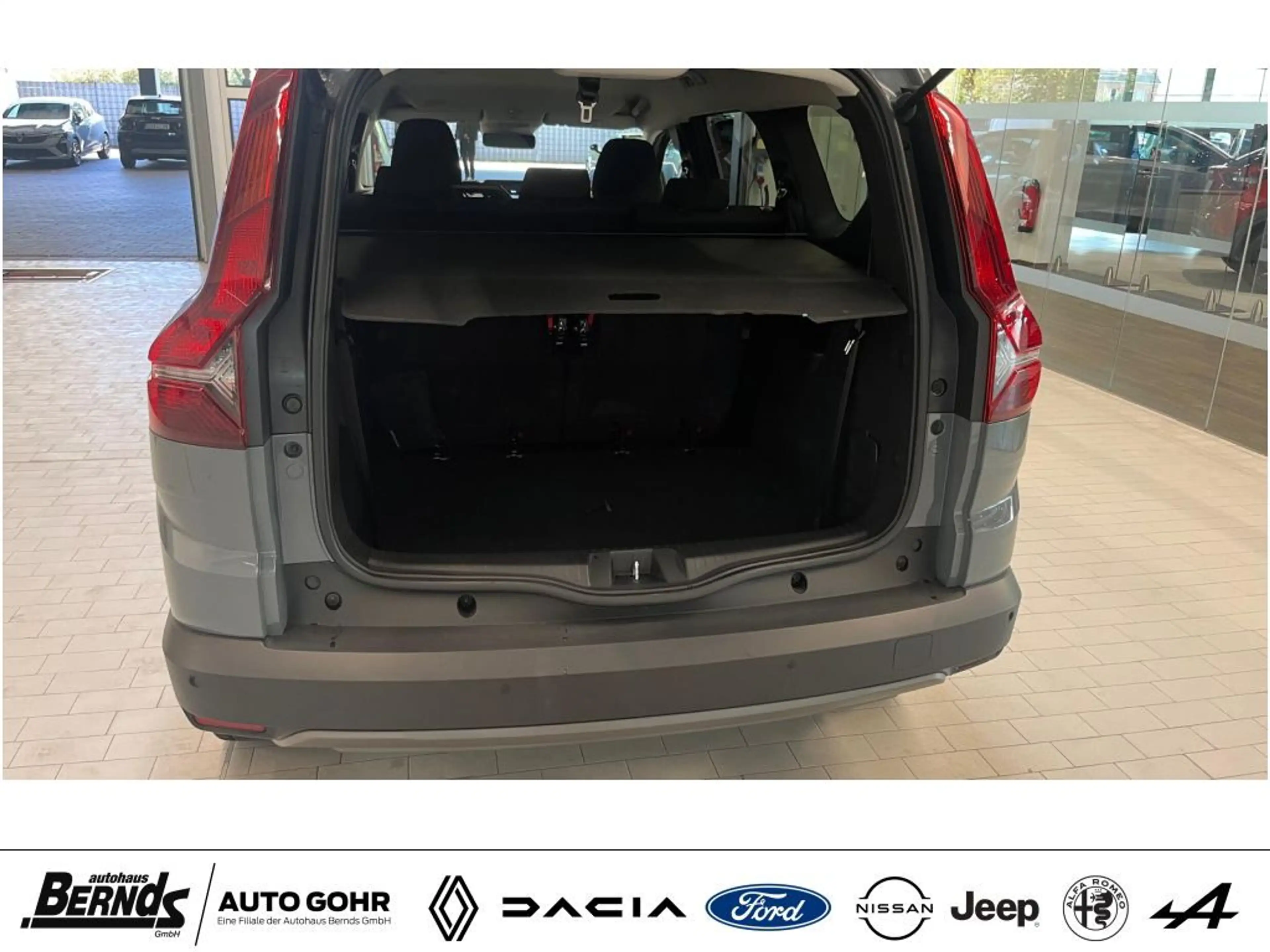 Dacia Jogger TCe 110 Extreme 7-SITZER NAVI PDC KLIMAAUTOMATIK — photo 8