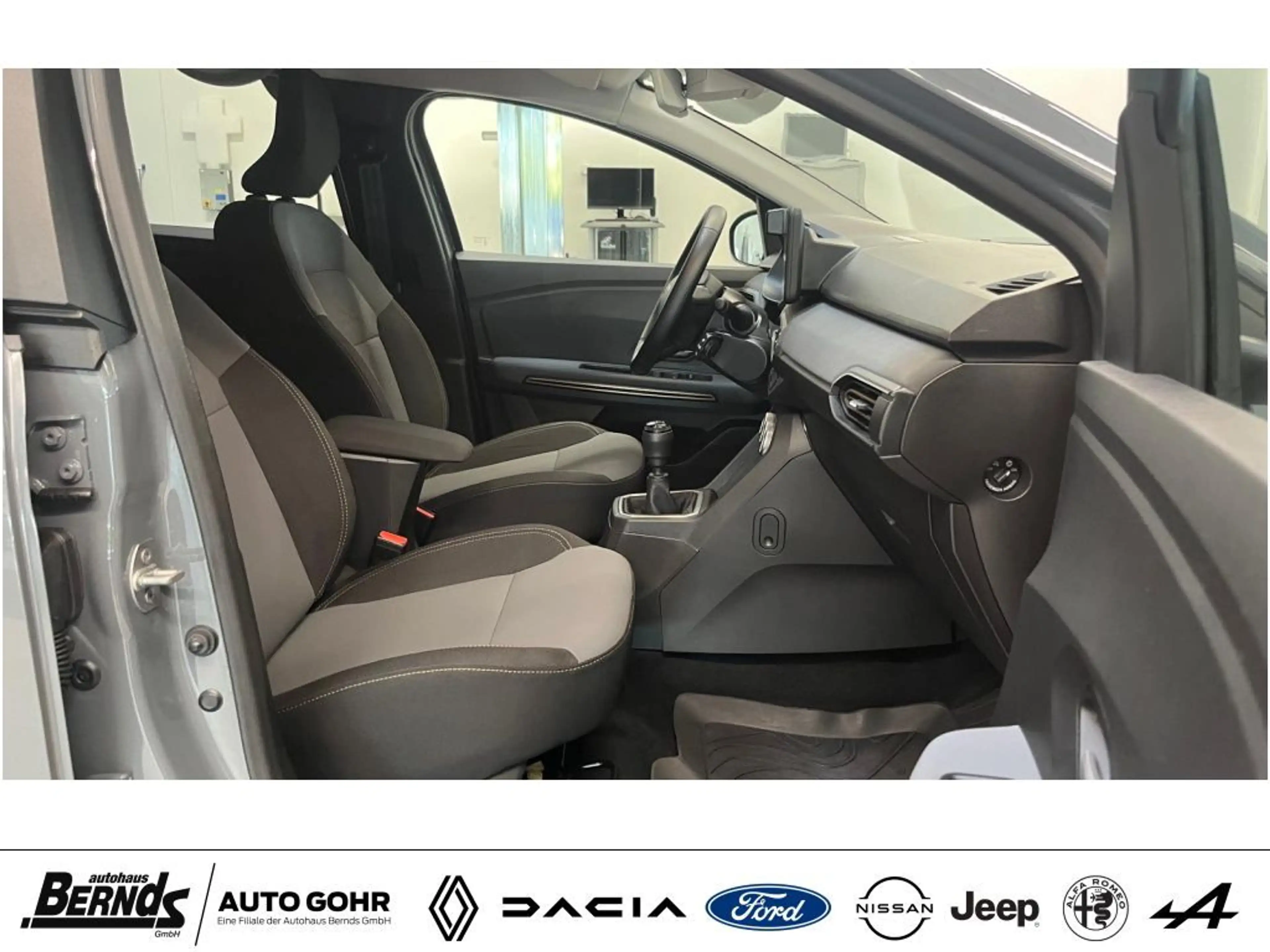 Dacia Jogger TCe 110 Extreme 7-SITZER NAVI PDC KLIMAAUTOMATIK — photo 3