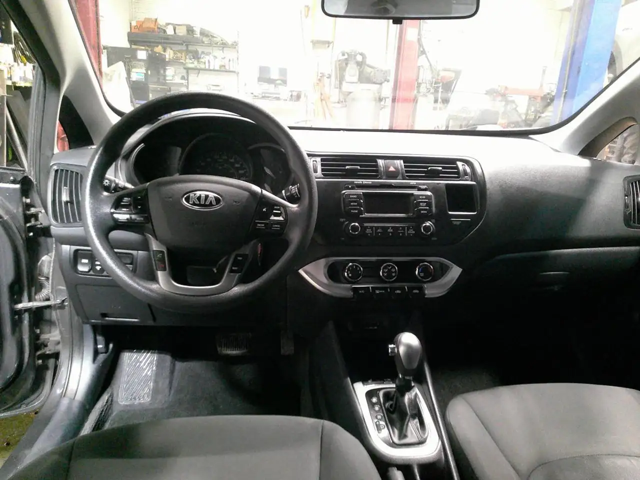 Kia Rio снимка Kia Rio