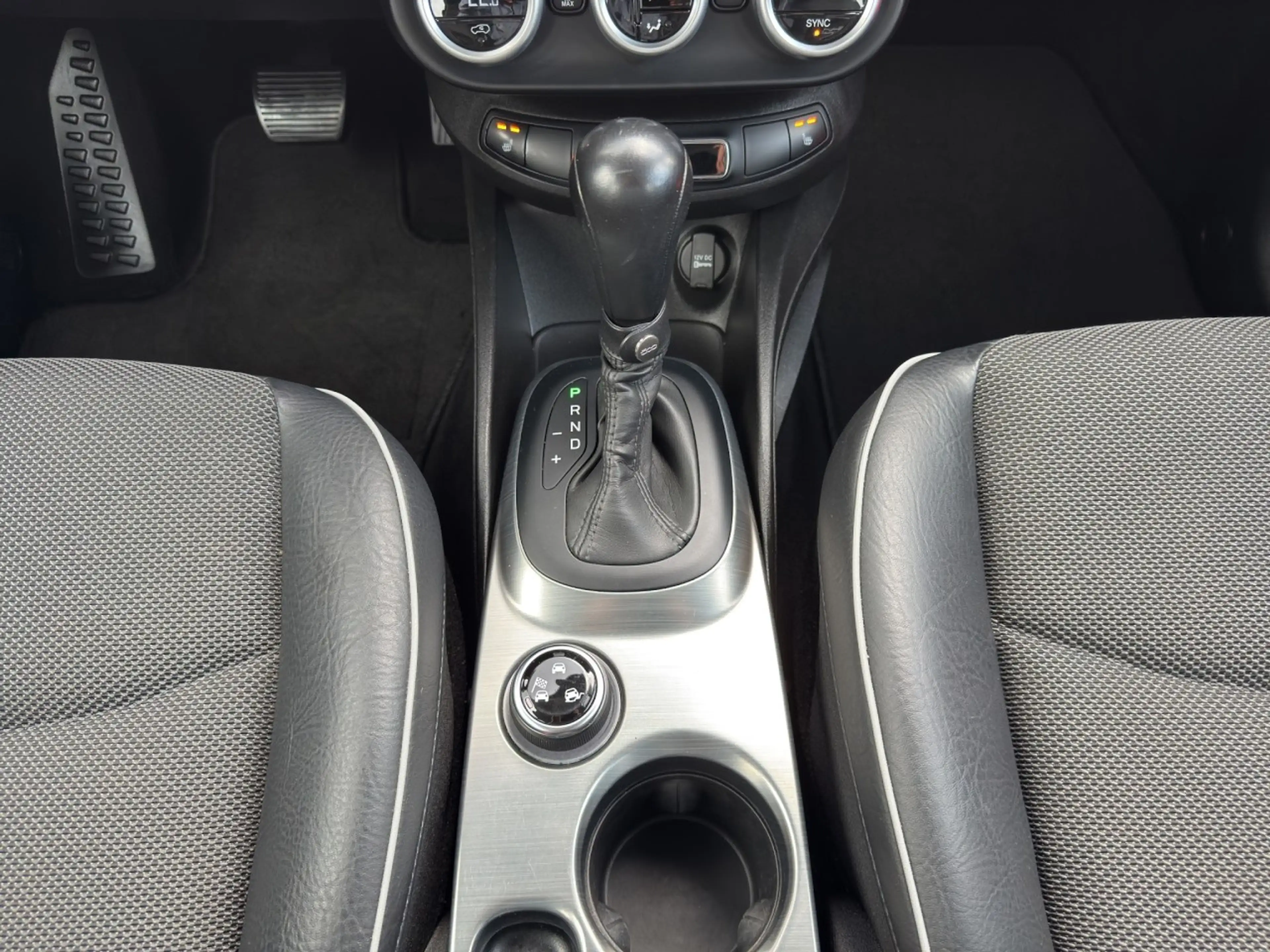 Fiat 500X 1.4 SDG MultiAir Cross KLIMA*SHZ*NAVI*PDC Klima — photo 16