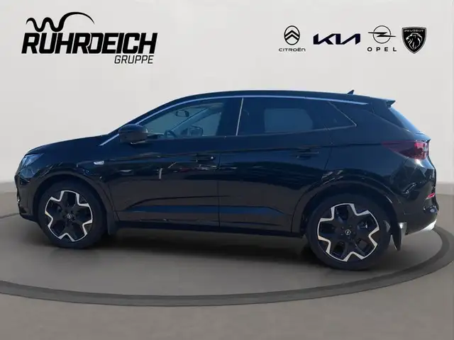 Opel Grandland view 2
