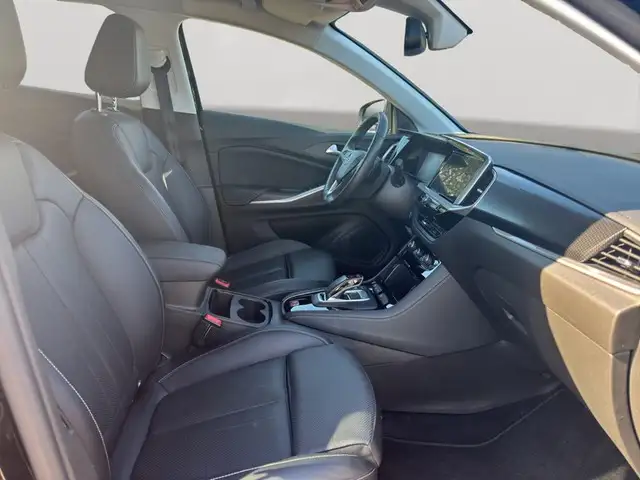 Opel Grandland view 8