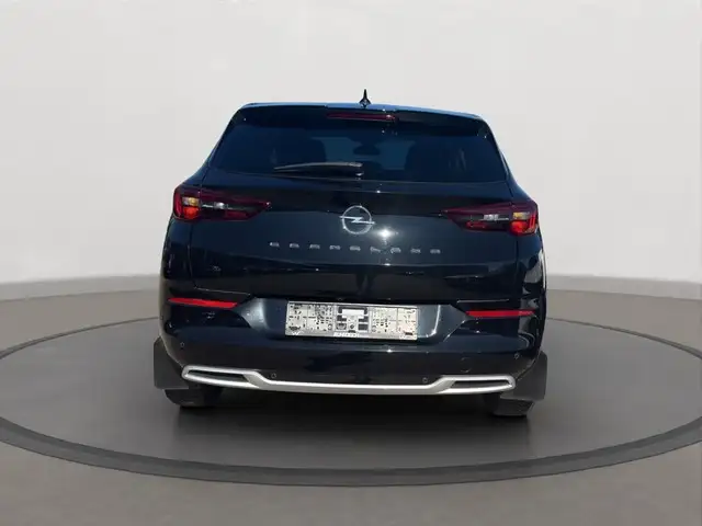 Opel Grandland view 4