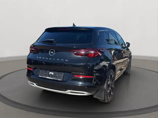 Opel Grandland view 5